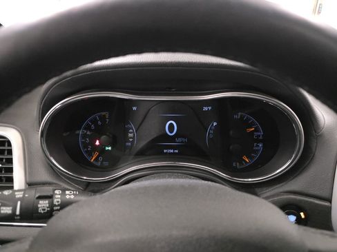 Used 2018 Jeep Grand Cherokee Limited image 17