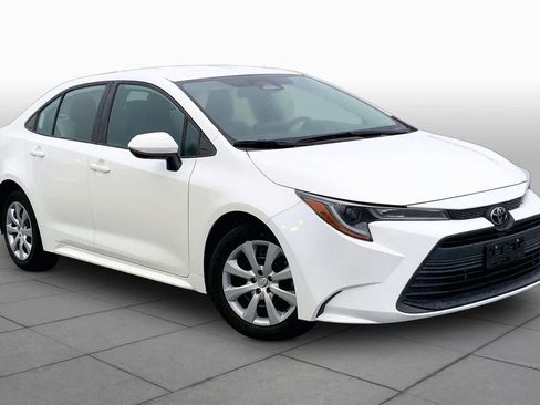 Used 2023 Toyota Corolla LE FWD image 3