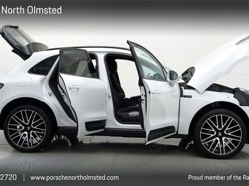 Used 2022 Porsche Macan image 9