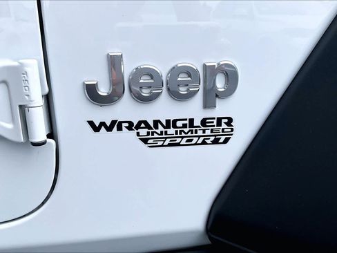 Used 2018 Jeep Wrangler Unlimited Sport S AWD/4WD image 30