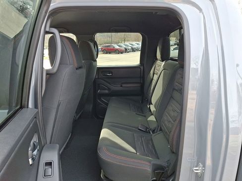 Used 2025 Nissan Frontier PRO-4X w/ Pro Convenience Package image 11