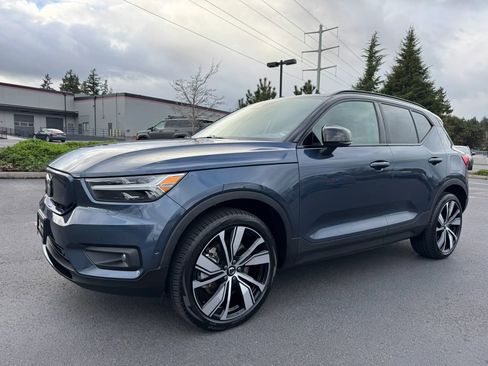 Used 2022 Volvo XC40 P8 Recharge Ultimate image 5