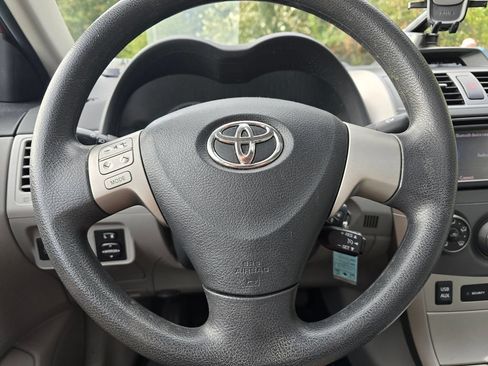 Used 2013 Toyota Corolla LE w/ Premium Pkg FWD image 6