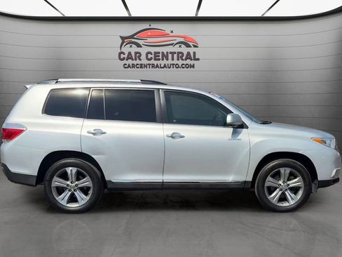 Used 2011 Toyota Highlander Limited w/ Tow Pkg image 6