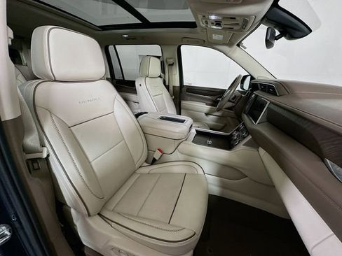 Certified 2022 GMC Yukon XL Denali image 32