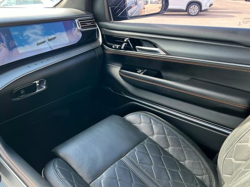 Used 2023 Jeep Grand Wagoneer Series III w/ Rear Seat Video Group 1 image 11