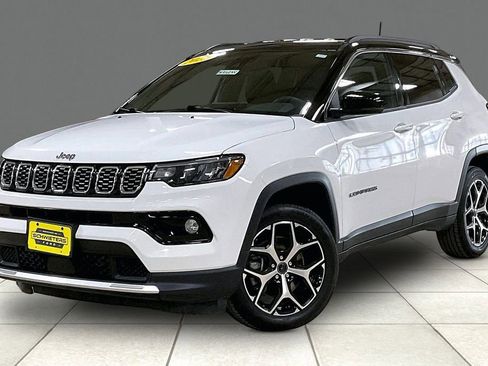 Used 2025 Jeep Compass Limited AWD/4WD image 2