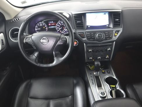 Used 2019 Nissan Pathfinder SL image 22