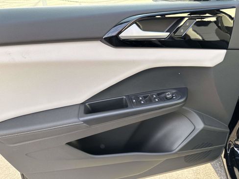 New 2026 Volkswagen Taos S image 12