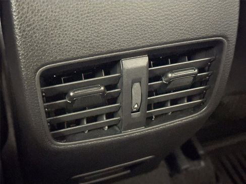 Certified 2025 Toyota Corolla Cross XSE image 34