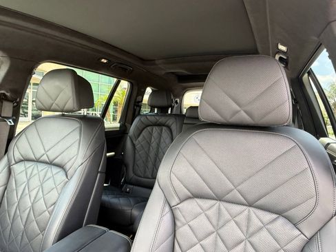 Certified 2025 BMW X7 xDrive40i w/ M Sport Package AWD/4WD image 23