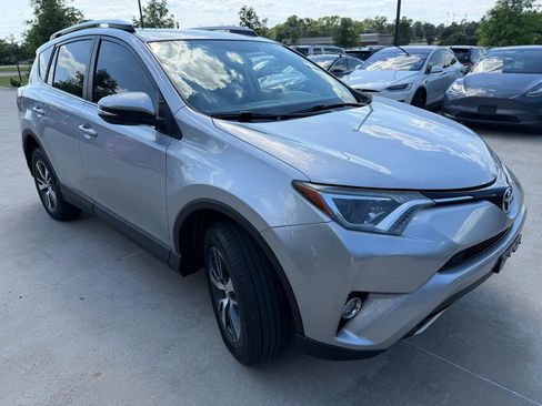 Used 2016 Toyota RAV4 XLE FWD image 3