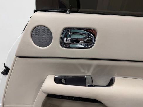 Used 2019 Rolls-Royce Wraith image 28