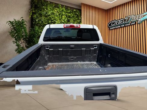 Used 2017 Chevrolet Colorado W/T AWD/4WD image 19