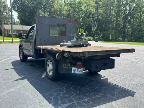 Used 2006 Ford F350 2WD Regular Cab Super Duty image 4