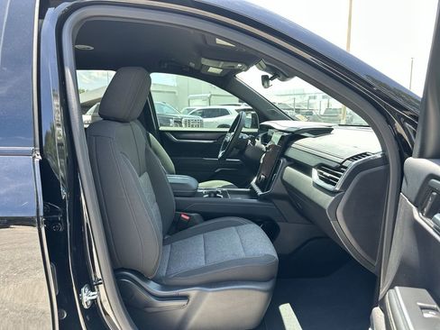 Certified 2025 GMC Acadia Elevation w/ Black Edition FWD image 27