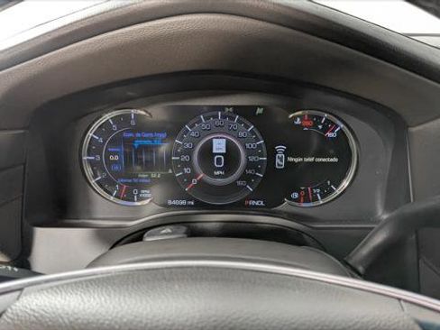 Used 2017 Cadillac Escalade ESV Luxury image 30