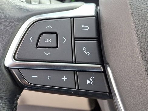 Certified 2021 Toyota Highlander XLE image 23