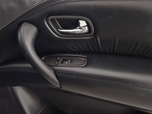 Used 2021 Nissan Armada SV w/ SV Appearance Package image 32