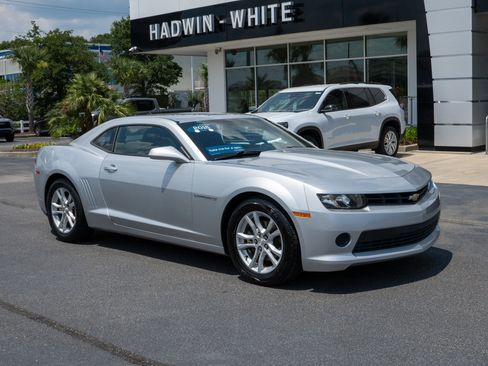 Used 2015 Chevrolet Camaro LS RWD image 1