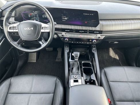 Used 2025 Kia Telluride EX w/ EX Captain's Chair Package image 10