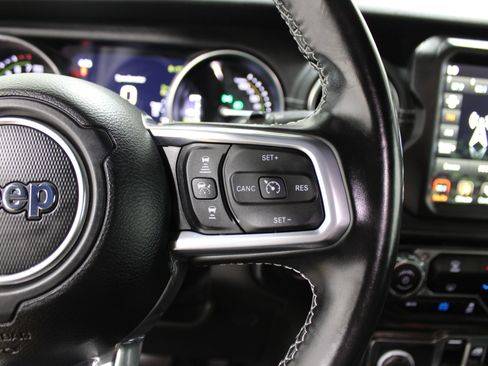 Used 2022 Jeep Wrangler Unlimited Sahara w/ Safety Group image 10