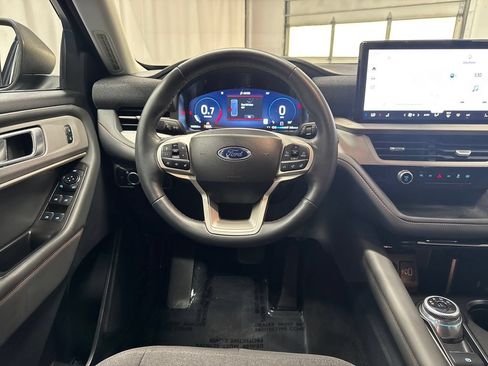 Certified 2025 Ford Explorer Active AWD/4WD image 14