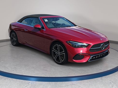 Used 2024 Mercedes-Benz CLE 300 4MATIC Cabriolet image 3