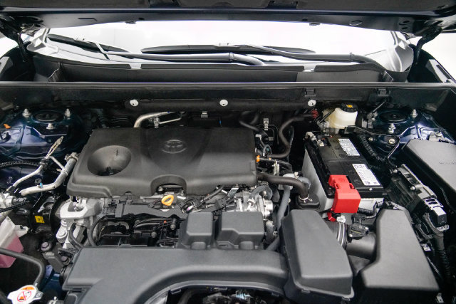 Used 2025 Toyota RAV4 XLE AWD/4WD image 9