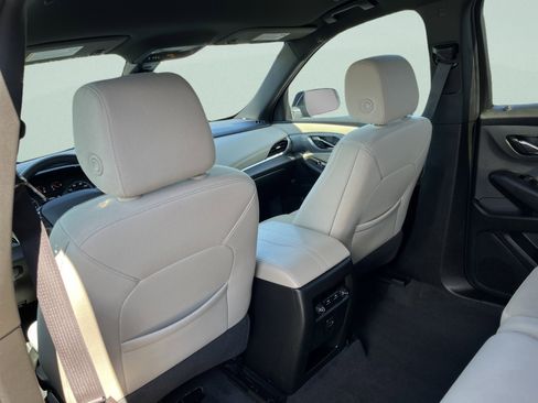 Used 2023 Chevrolet Traverse LS AWD/4WD image 15