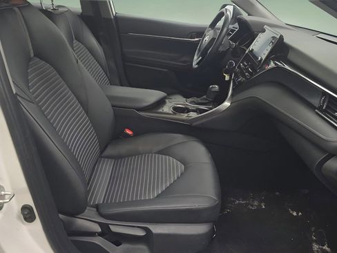 Used 2024 Toyota Camry SE FWD image 5