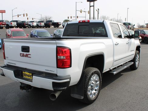 Used 2019 GMC Sierra 2500 Denali w/ Duramax Plus Package image 9