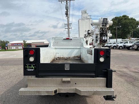 Used 2018 Ford F350 XLT image 4