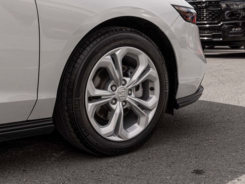 Used 2025 Honda Accord LX image 10