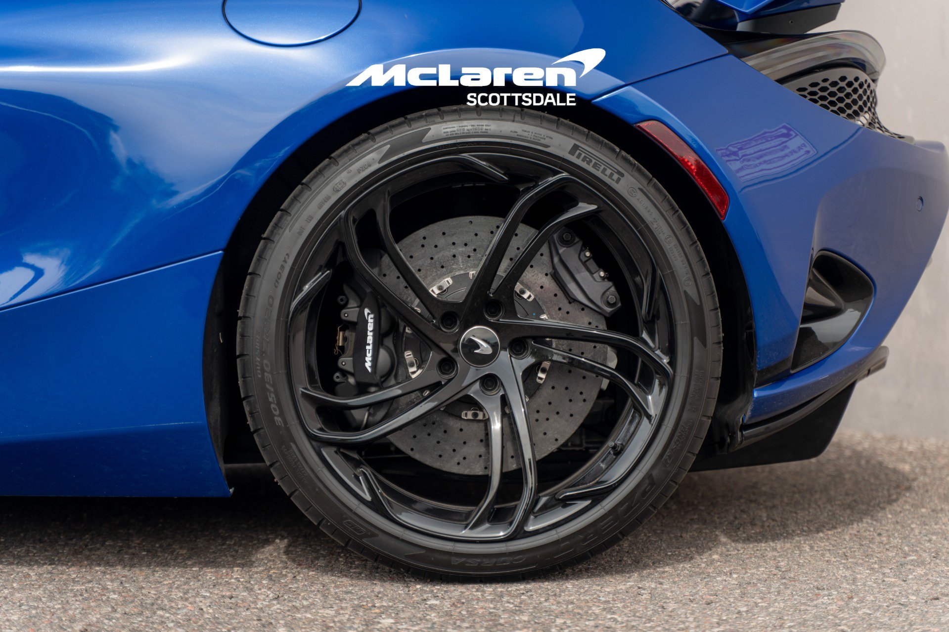 Used 2024 McLaren 750S Spider RWD image 29