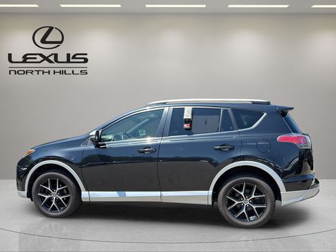 Used 2016 Toyota RAV4 SE w/ Advanced Technology Package AWD/4WD image 9