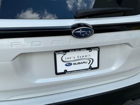 Certified 2025 Subaru Forester Premium AWD/4WD image 4