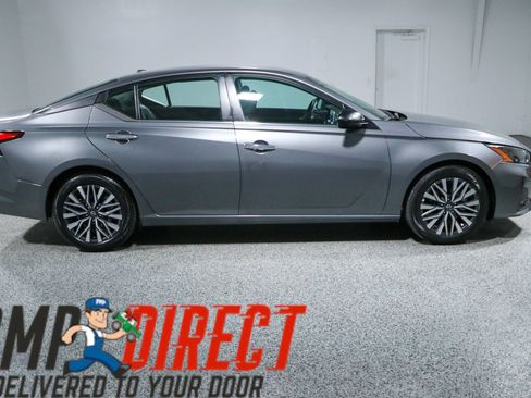Used 2025 Nissan Altima 2.5 SV FWD image 6