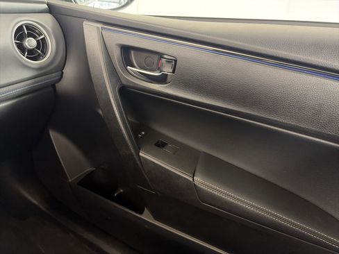 Used 2017 Toyota Corolla SE image 25