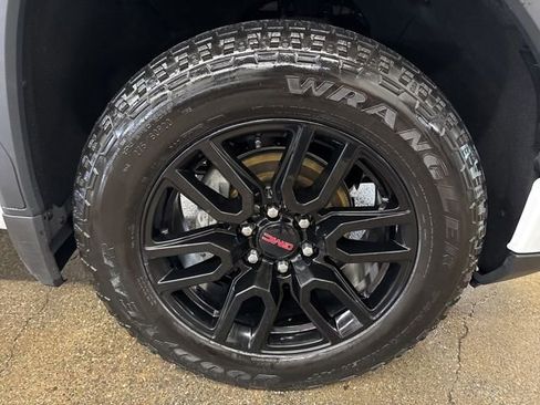 Used 2025 GMC Sierra 1500 Elevation image 8