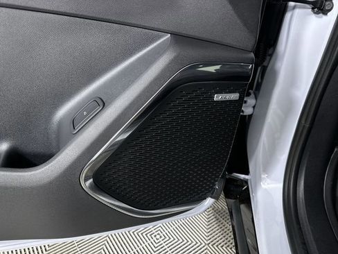 New 2026 Chevrolet Traverse RS w/ LPO, Floor Liner Package AWD/4WD image 25