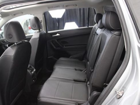 Used 2021 Volkswagen Tiguan SE w/ Panoramic Sunroof Package FWD image 21