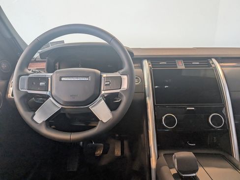 New 2026 Land Rover Discovery S image 13