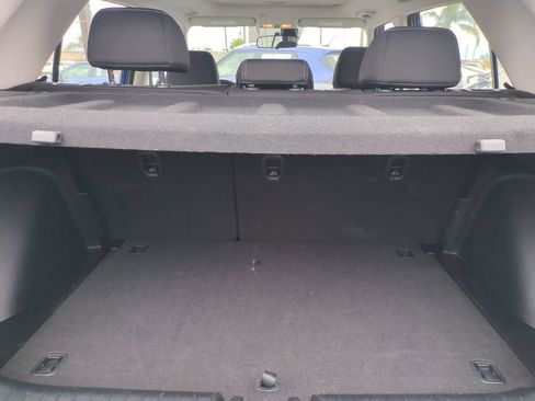 Used 2025 Hyundai Venue SEL FWD image 27