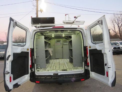 Used 2017 Ford Transit 250 130 Low Roof RWD image 18
