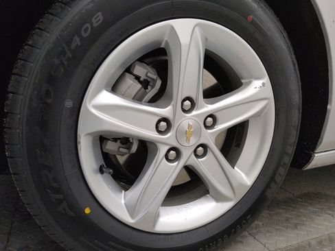 Used 2021 Chevrolet Malibu LS FWD image 31