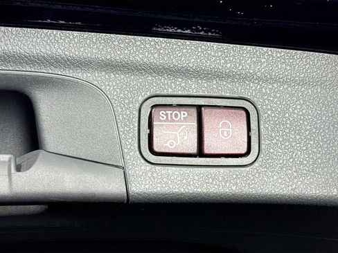 Used 2020 Mercedes-Benz GLE 350 w/ Premium Package image 34