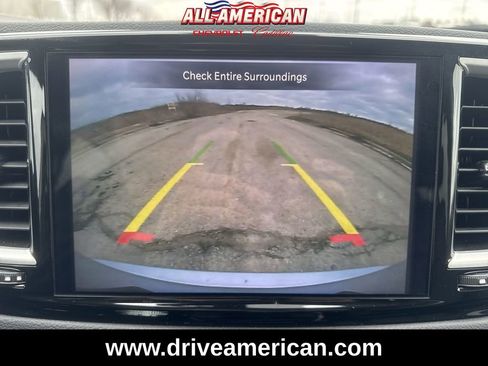 Used 2024 Chrysler Pacifica Touring-L image 14