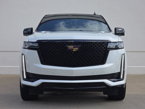 Used 2023 Cadillac Escalade Premium Luxury w/ LPO, Floor Liner Package AWD/4WD image 7