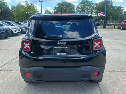 Used 2015 Jeep Renegade Latitude w/ Popular Equipment Group FWD image 6
